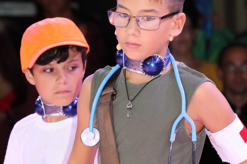 Y los mares sucumben ante la acción depredadora y el egoísmo de la humanidad en los Escacs Vivents de Xàbia  Y los mares sucumben ante la acción depredadora y el egoísmo de la humanidad en los Escacs Vivents de Xàbia